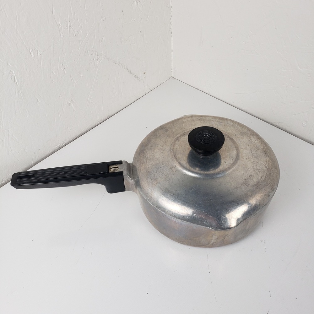 Wagner Ware Sidney O Magnalite 4672P Sauce Pan with Lid Cast Aluminum 2 Quart